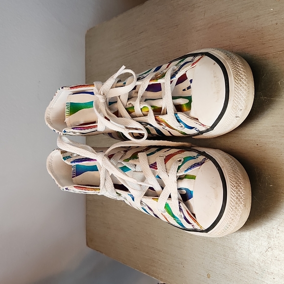 Like New Converse runners - Picture 3 of 8